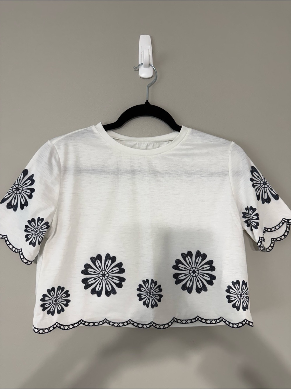 White Floral Printed Cropped Tee